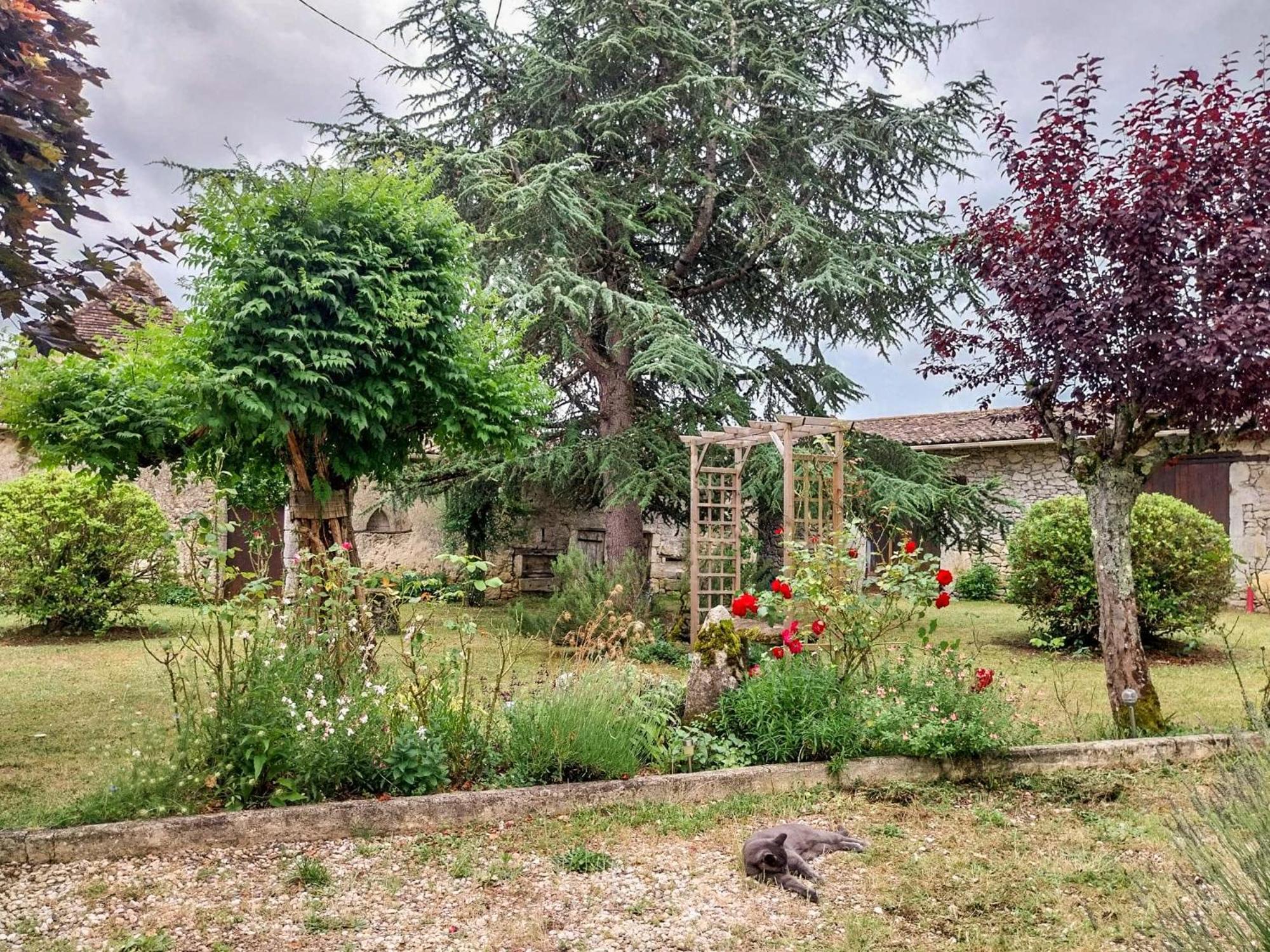 Holiday home Petit Est - Eco In Large Private Garden Near Saint-emilion