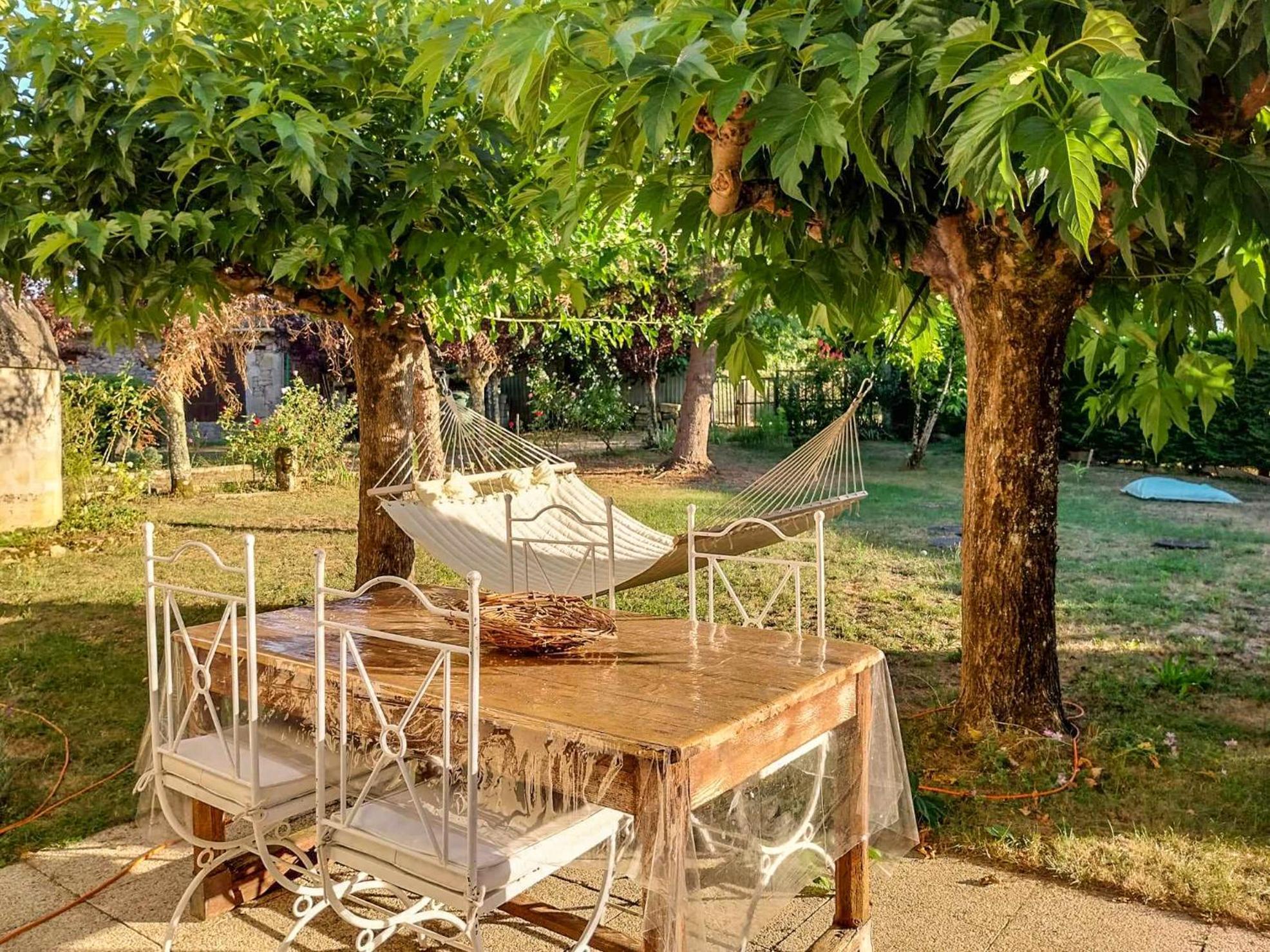 Petit Est - Eco In Large Private Garden Near Saint-emilion *