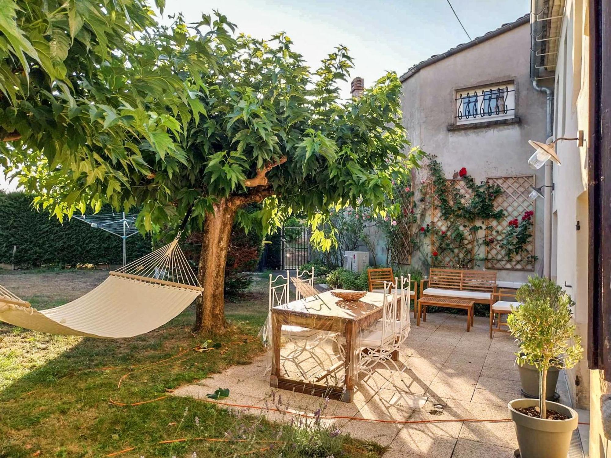 Petit Est - Eco In Large Private Garden Near Saint-emilion Holiday home *